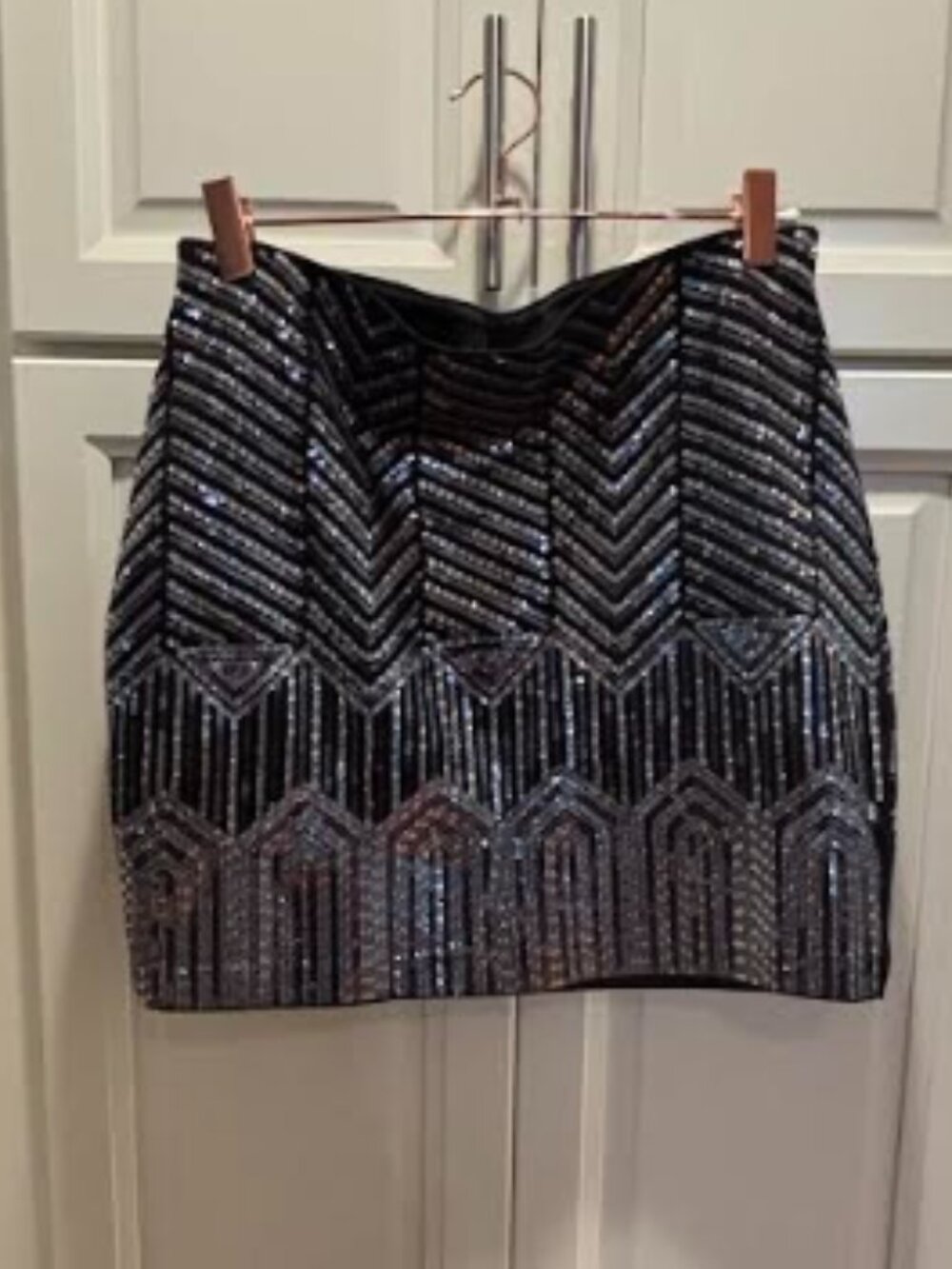 Express Sequin Mini Skirt – Black & Silver – Size Small  Glamorous and eye-catch